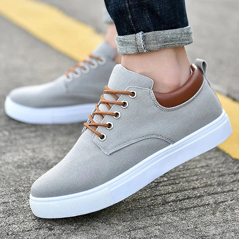 Herren Canvas Sneaker Weiß | Lässige Freizeitschuhe mit braunen Schnürsenkeln [ Herrenkollektion - Schuhe - Turnschuhe ] 280 - Herren Canvas Sneaker Weiß Gratti Offiziell Grau 7 