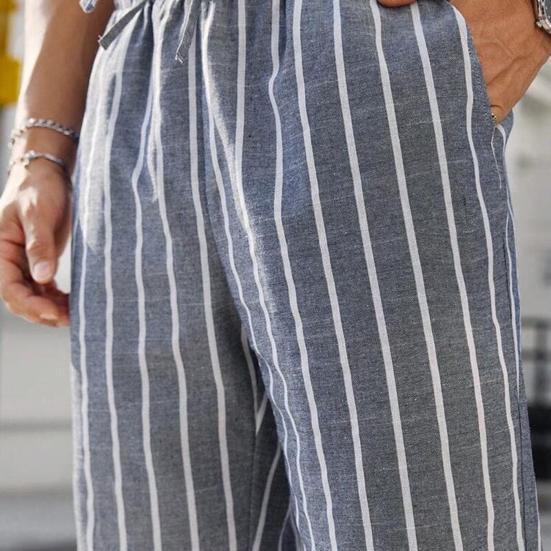 Herren Leinenhose gestreift | Lässige Sommerhose mit Kordelzug [ Herrenkollektion - Frühling & Sommer '25 - Leinensets ] 114 - Herren Leinenhose gestreift Gratti Paris 