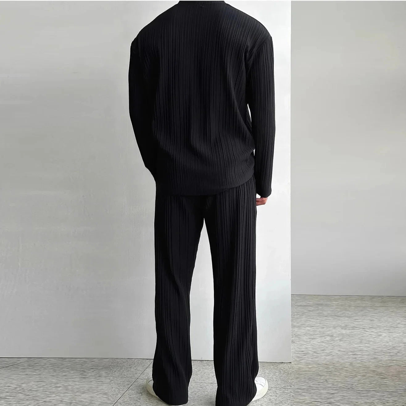 Herren Plisse Set Weiß | Lässiger Freizeitanzug mit Faltenstruktur [ Herrenkollektion - Leinensets - Frühling & Sommer '25 ] 163 - Herren Plisse Set Weiß Gratti Paris 