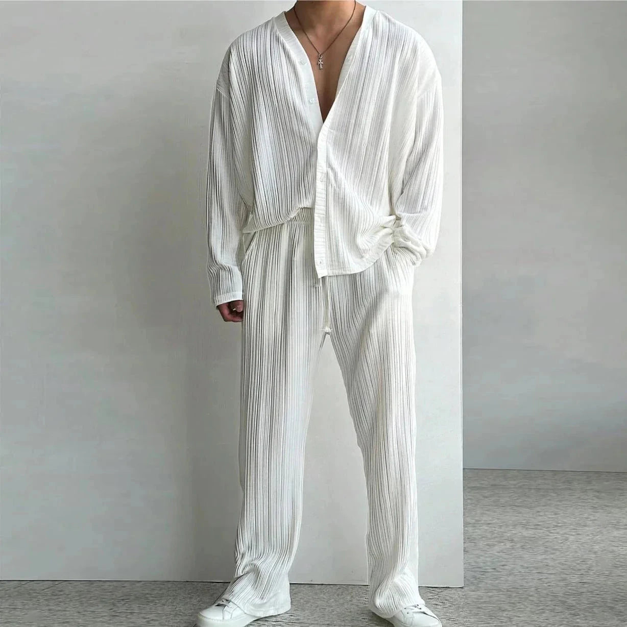 Herren Plisse Set Weiß | Lässiger Freizeitanzug mit Faltenstruktur [ Herrenkollektion - Leinensets - Frühling & Sommer '25 ] 163 - Herren Plisse Set Weiß Gratti Paris Weiß XS 