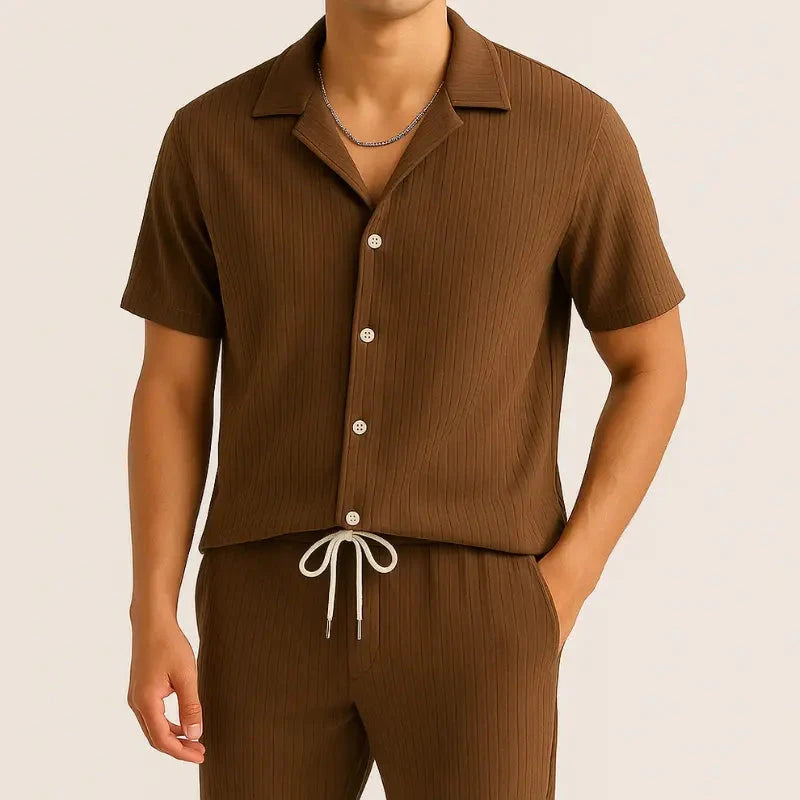 Herren Plisse Set Weiß | Lässiges Hemd und Hose im Falten-Design [ Herrenkollektion - Leinensets - Frühling & Sommer '25 ] 190 - Herren Plisse Set Weiß Gratti Berlin 