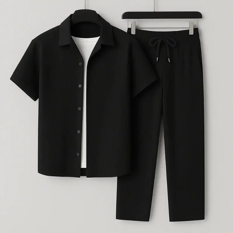 Herren Plisse Set Weiß | Lässiges Hemd und Hose im Falten-Design [ Herrenkollektion - Leinensets - Frühling & Sommer '25 ] 190 - Herren Plisse Set Weiß Gratti Berlin Schwarz S 
