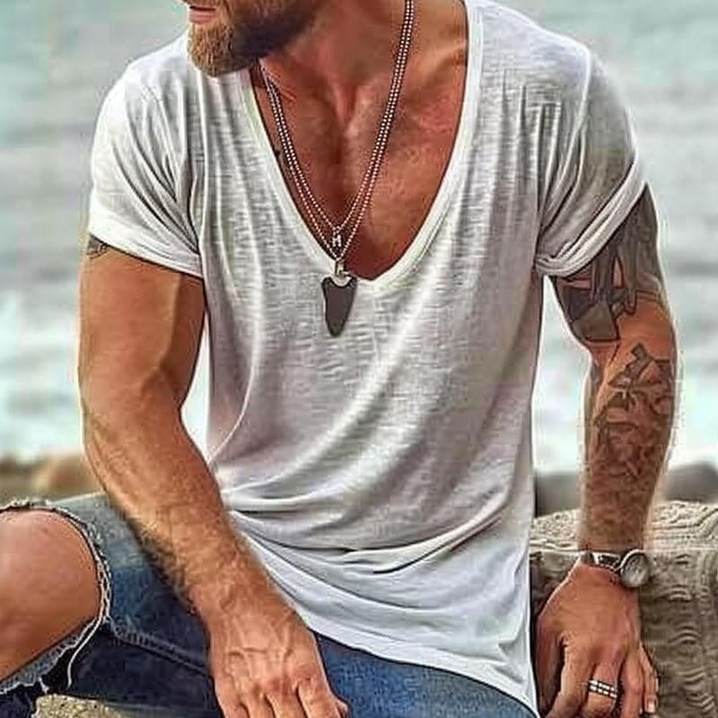 Herren T-Shirt mit tiefem V-Ausschnitt | Lässiges Sommer T-Shirt weiß [ Herrenkollektion - Frühling & Sommer '25 - Hemden ] 109 - Herren T-Shirt mit tiefem V-Ausschnittv Gratti Paris 